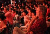Qingdao Aizhifan Watching the Play