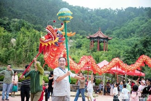 Qingdao ming zur yuan school dragon festival