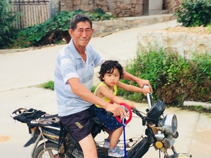 Qingdao father and daughter